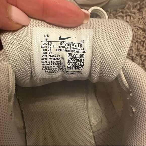 Nike Women's Air Max Command in Light Bone/White Color Size US 9 - Picture 9 of 13